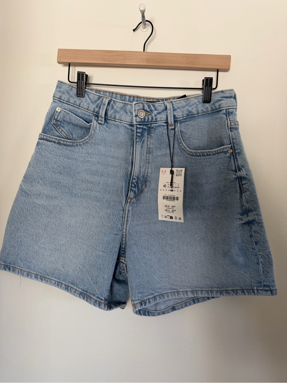 NWT Zara Mom Short